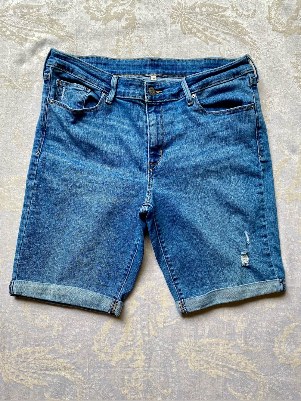 Levi’s Women’s Bermuda Denim Shorts 31